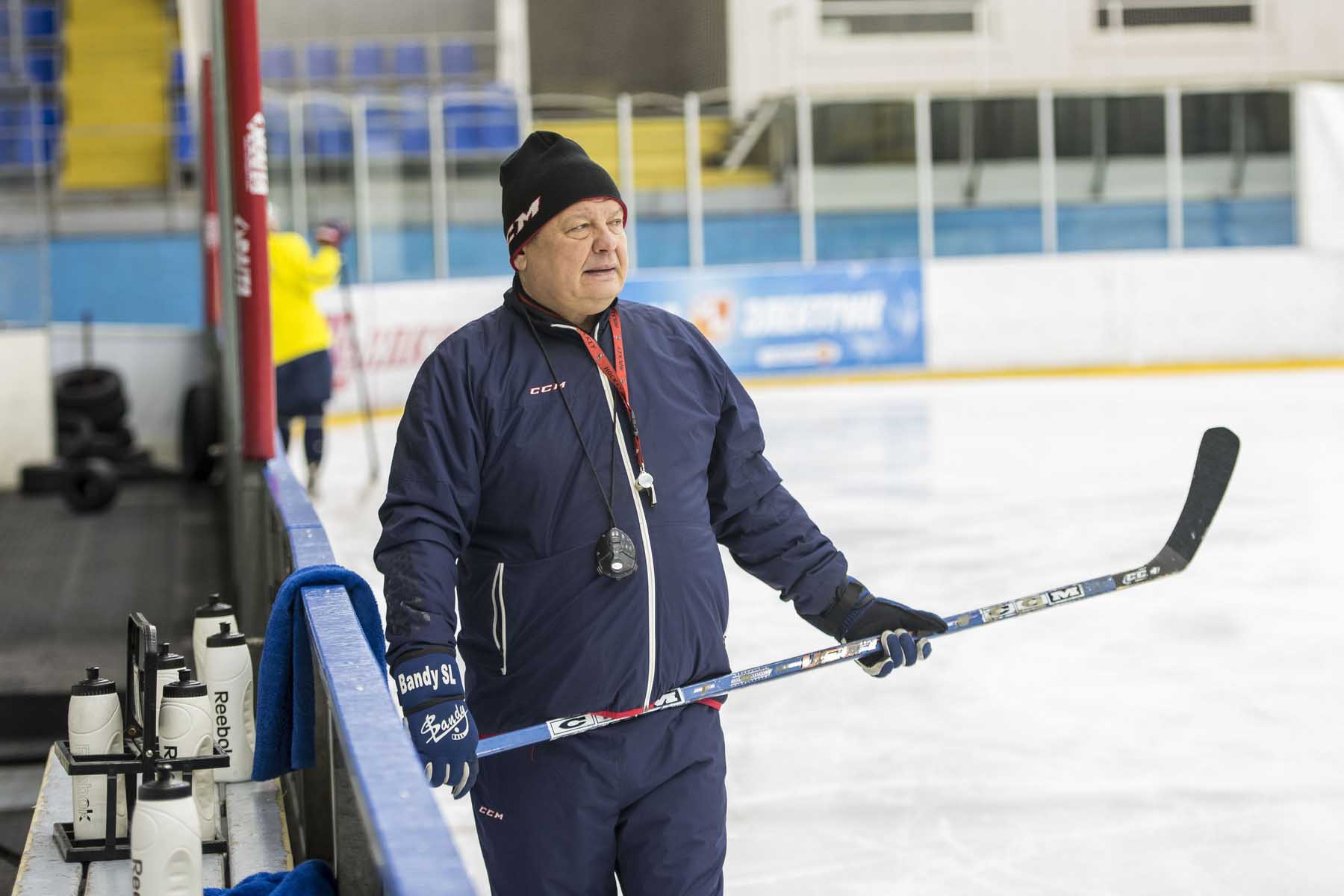 Работа тренером по хоккею. Луженков тренер хоккей.