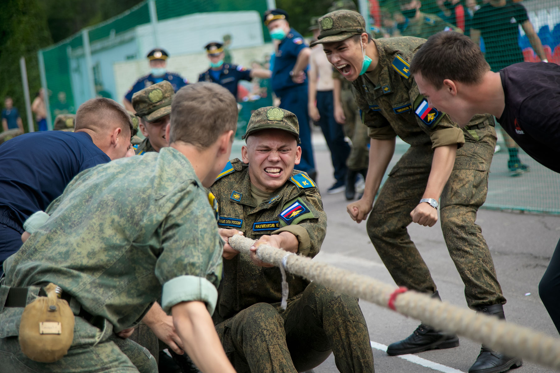 Маг на военной службе. Курсантские традиции. Армейская дисциплина. Воинский коллектив ВВС. Перетягивание каната кадеты.